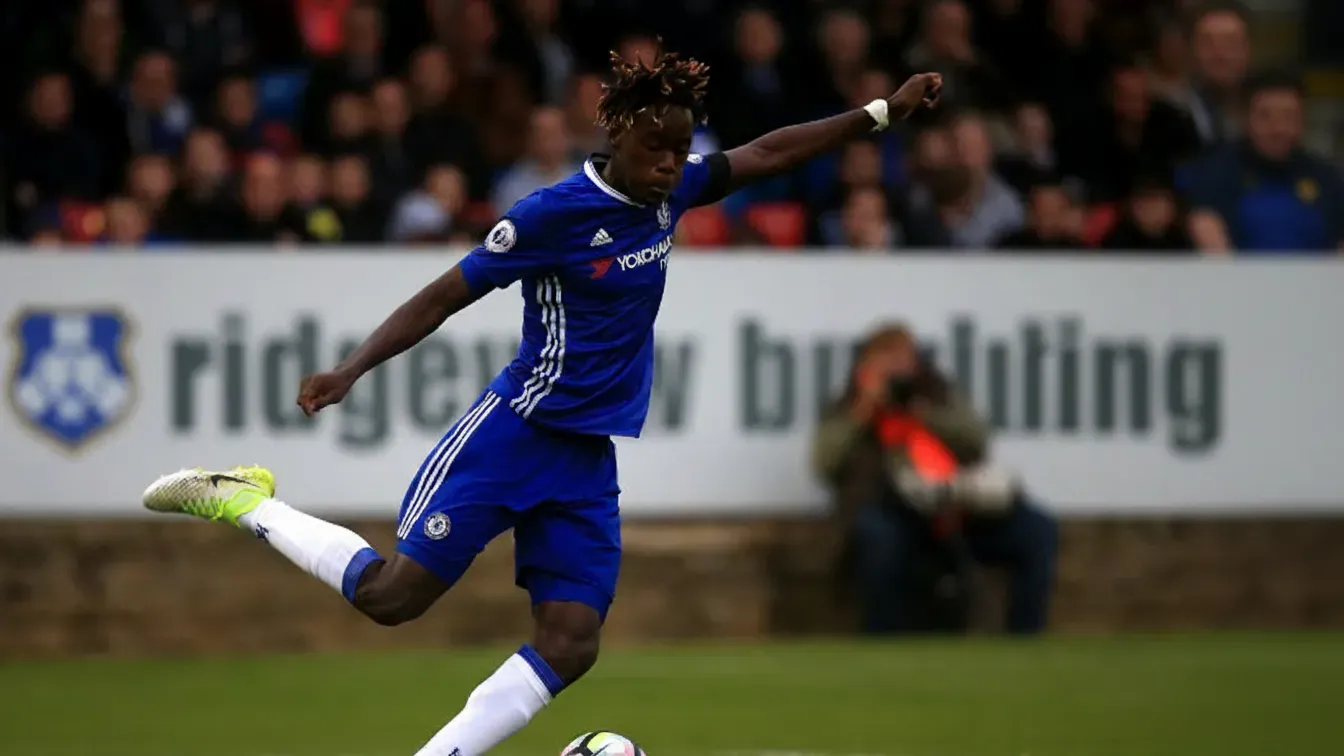 Wychowanek Chelsea podjął ostateczną decyzję. Włosi ruszyli po obrońcę wartego miliony