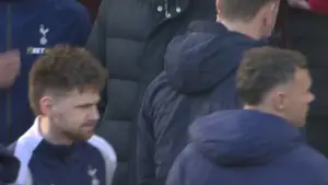 Wyszło komicznie, ale chyba ciężko mieć do Igora Tudora pretensje, prawda? Trener Tottenhamu pomylił Allana Dixona z. Ar