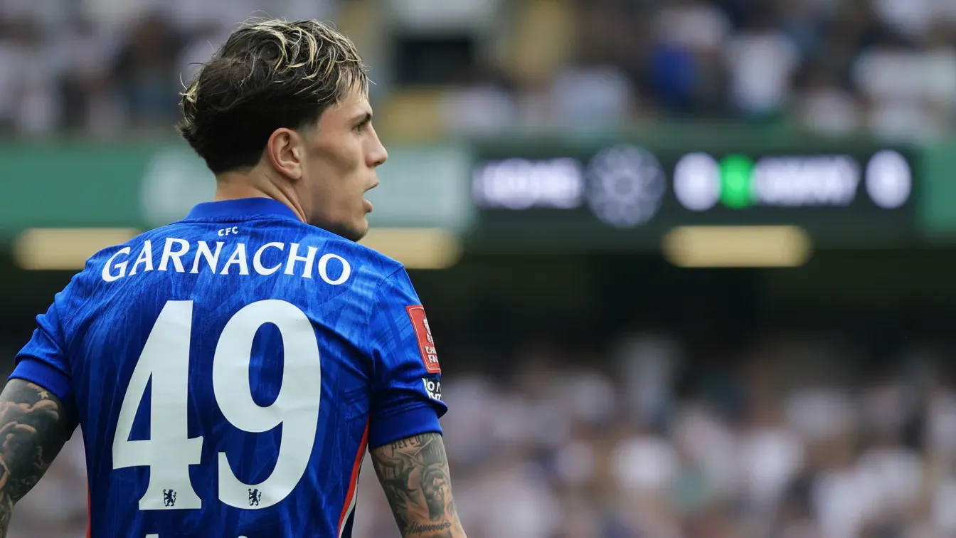 Zaskakująca decyzja Chelsea. Gwiazda wystawiona na sprzedaż zaledwie rok po wielkim transferze