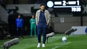 Zaskakująca decyzja trenera. Odrzucił ofertę z Premier League, bo nie chce porzucać projektu