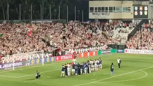 Zaskakujące sceny po meczu pucharowym. Piłkarz nagle ruszył w stronę trybun