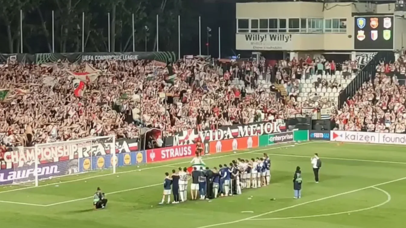 Zaskakujące sceny po meczu pucharowym. Piłkarz nagle ruszył w stronę trybun