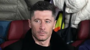 Lewandowski czeka na sygnał od Barcelony. Jeden człowiek ma podjąć decyzję!