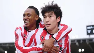 Zaskakujący ruch Lyonu. Koreański talent ze Stoke City podjął już ostateczną decyzję