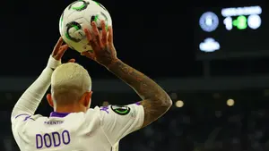Zaskakujący ruch Newcastle United. Na celowniku obrońca z Serie A, ale jest jeden problem