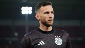 Zaskakujący ruch w Amsterdamie. Gwiazdor rozwiązuje kontrakt i opuszcza Ajax