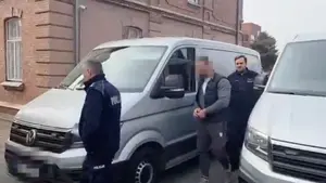 Zatrzymanie pseudokibica w Warszawie. Broń i narkotyki warte 10 mln!
