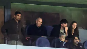 Zinedine Zidane na trybunach Bernabeu. Wiadomo, jaką funkcję ma objąć wkrótce legendarny Francuz