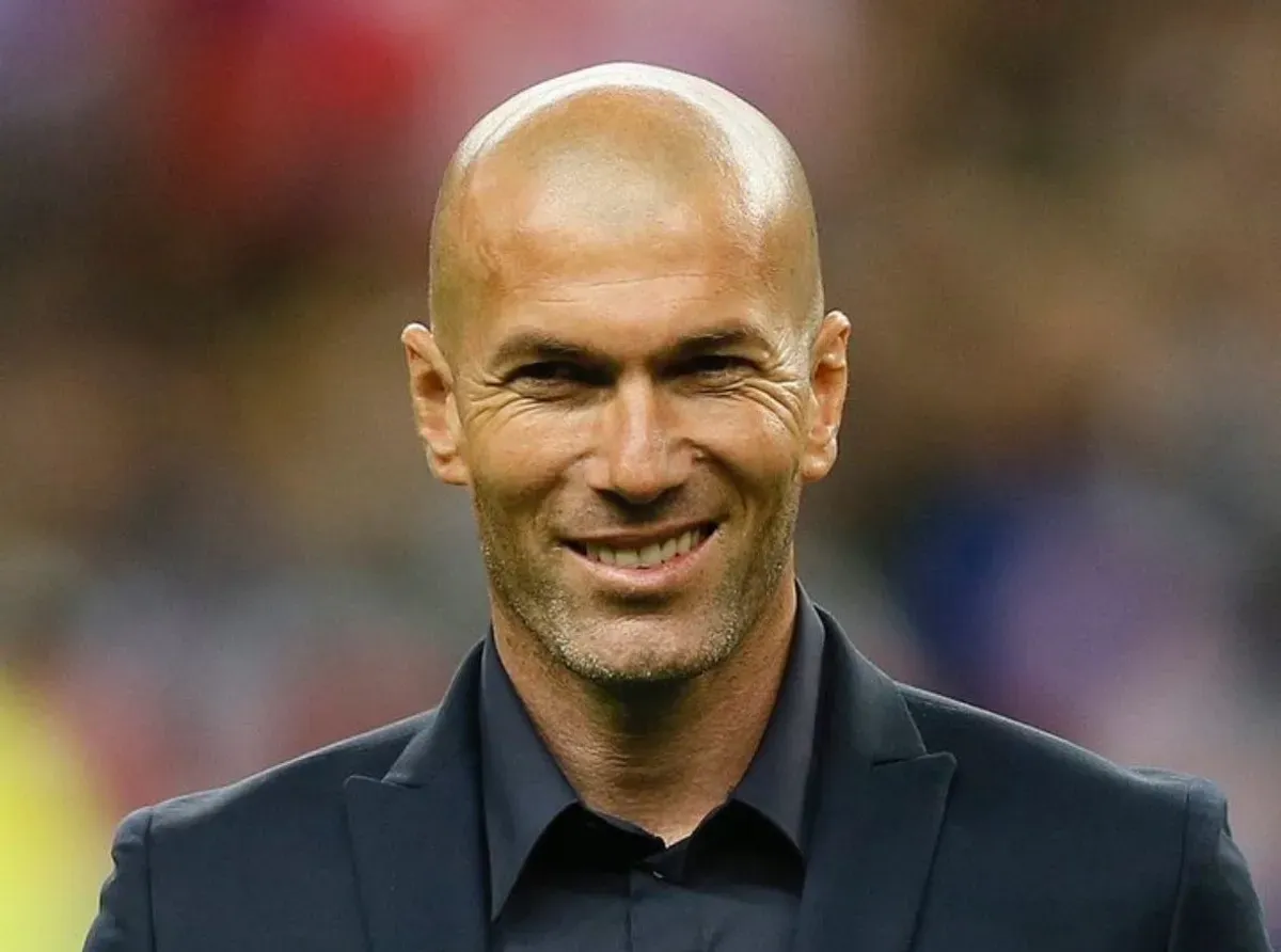 Zinedine Zidane podjął kluczową decyzję. Wiadomo, jaką reprezentację obejmie legendarny Francuz