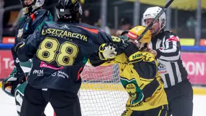 Zmiana lidera po 11. kolejce THL. Derby dla Tychów, Unia odwróciła mecz z Cracovią