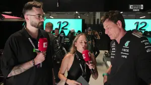 Znowu tutaj! @AldonaMarciniak i @fkapica ponownie w garażu Mercedesa wraz z Toto Wolffem! Słuchamy szefa