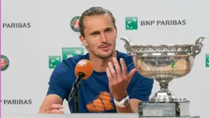 Zverev wygrywa Roland Garros w cieniu skandalu. Kibice grzmią, a on uciszył wszystkich