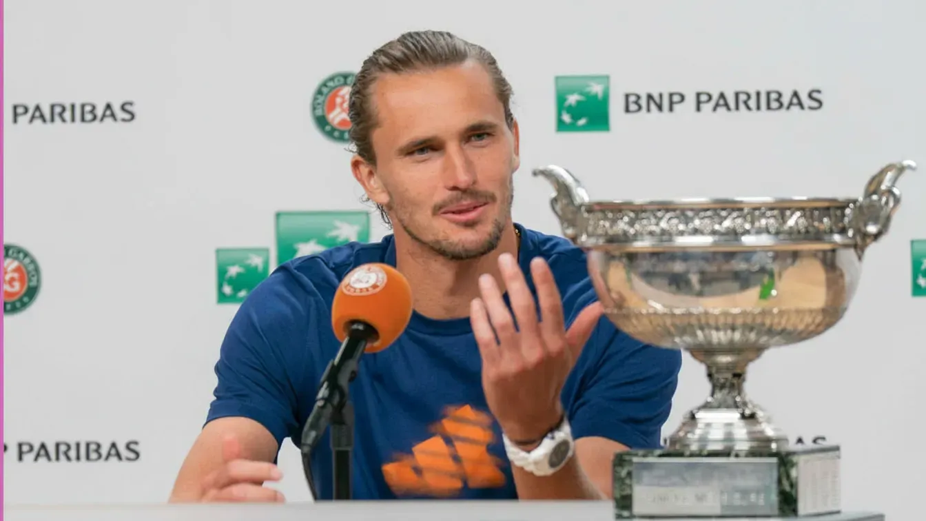 Zverev wygrywa Roland Garros w cieniu skandalu. Kibice grzmią, a on uciszył wszystkich