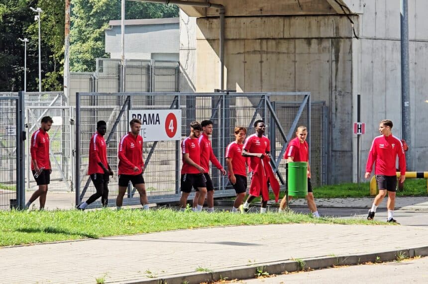Górnik Zabrze rozpoczął przygotowania do meczu z Lechem! Jakie niespodzianki szykuje trener Gasparik?