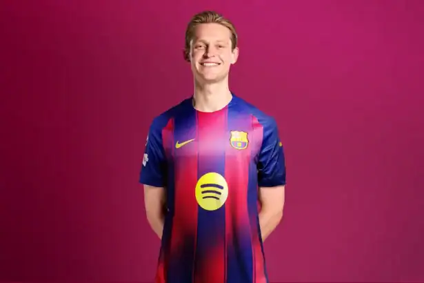 Dlaczego agent de Jonga opóźnia przedłużenie kontraktu z Barceloną?