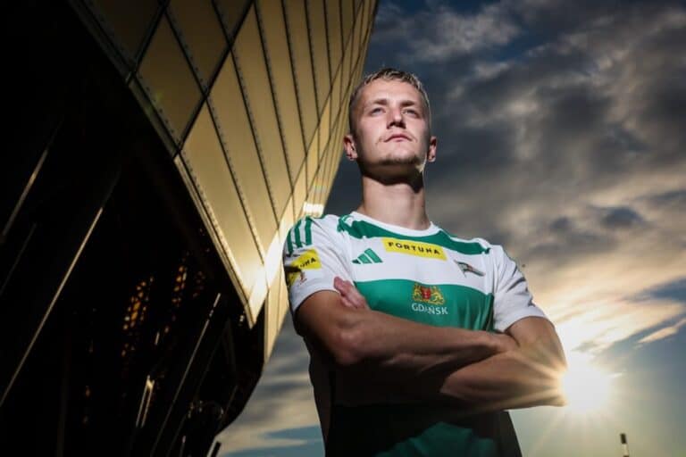 Lechia drży o swojego snajpera! Bobček na celowniku europejskich klubów