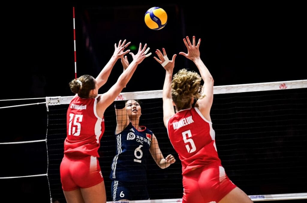 Zapowiedź ćwierćfinału Polska – Chiny w Lidze Narodów siatkarek 2025: Typy bukmacherskie, kursy i analiza, składy! Kiedy i o której godzinie? (Fot.: FIVB via VolleyballWorld.com / materiały prasowe)