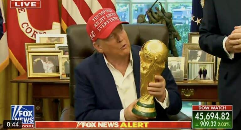 Trump chciał zatrzymać puchar MŚ. Zaskakująca scena w Białym Domu [WIDEO]
