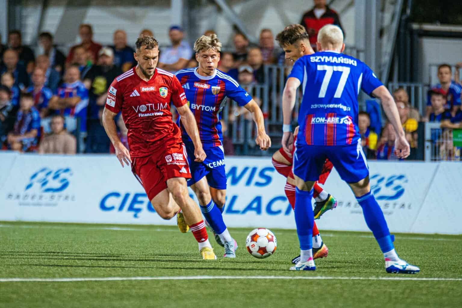 Miedź Legnica zachęca do przychodzenia na mecz z kobietami