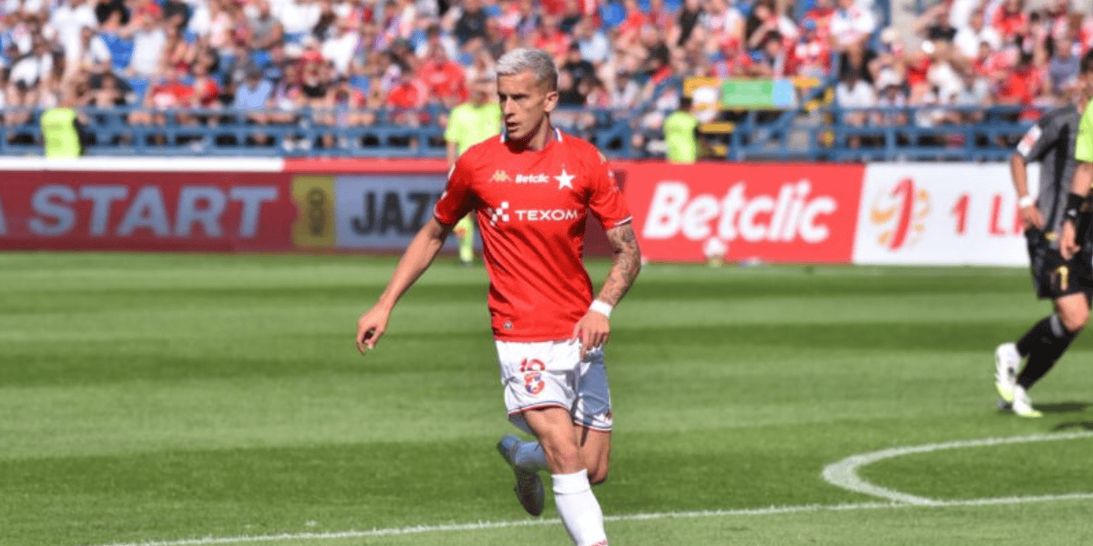 Jaroch zostaje, Sukiennicki i Staszak idą na wypożyczenia